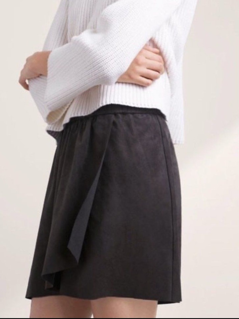 Aritzia Wilfred Free Nescher Mini Skirt in black, size XXS